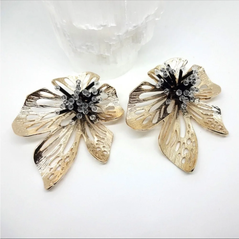 For Love and Lemons Kate Flower Earrings - Picture 3 of 12